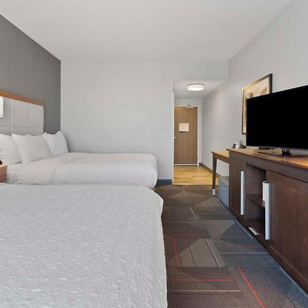 Hampton Inn & Suites Columbus Scioto Downs Exterior photo