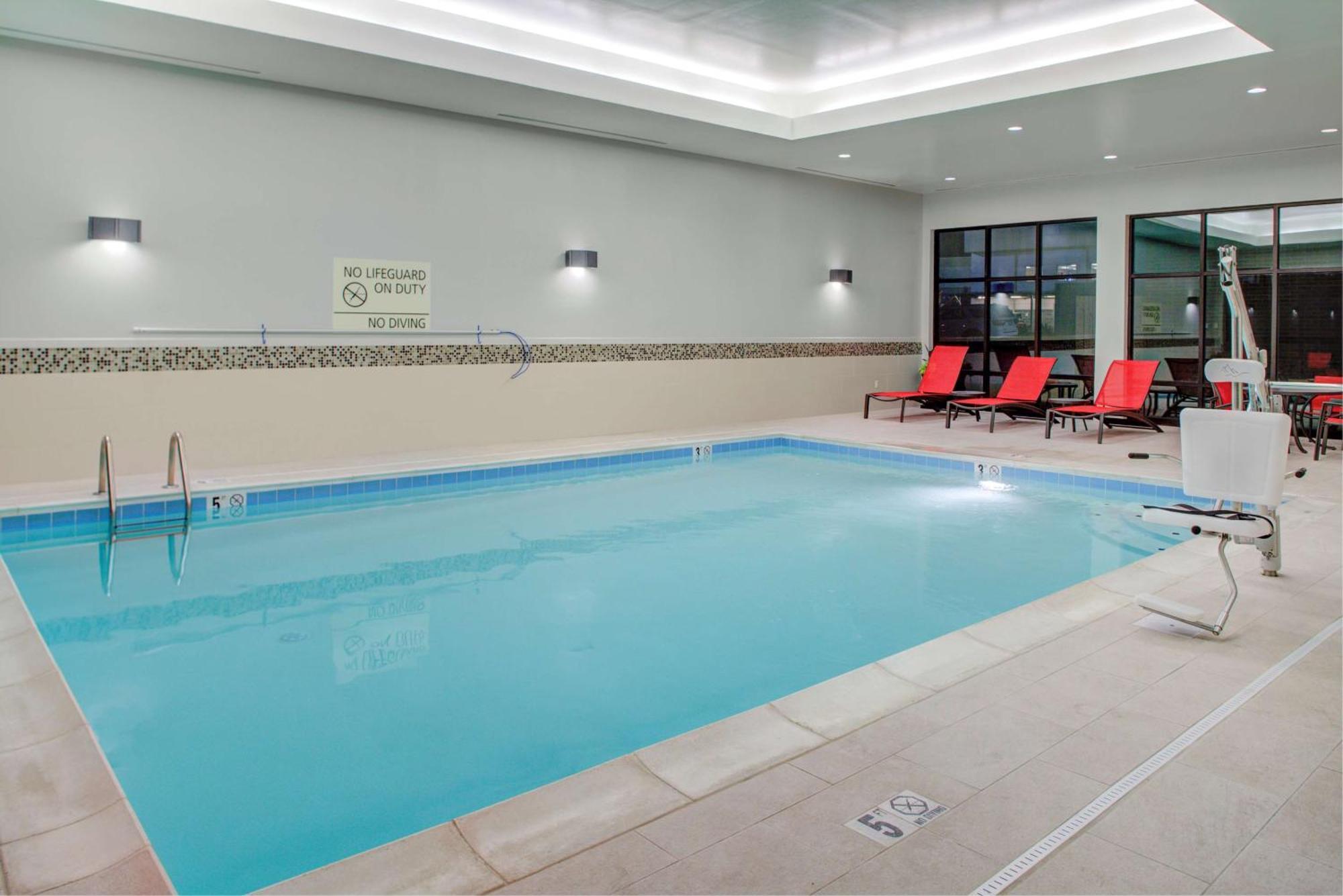 Hampton Inn & Suites Columbus Scioto Downs Exterior photo