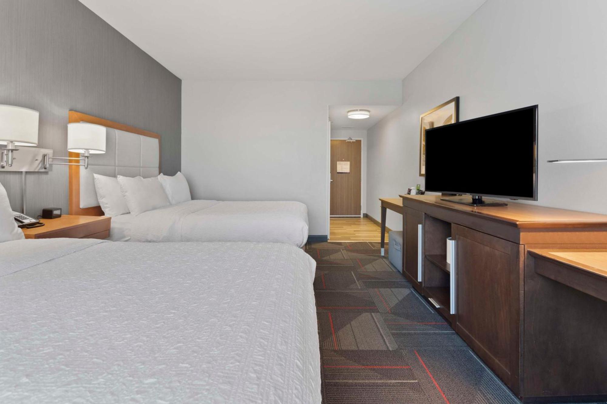 Hampton Inn & Suites Columbus Scioto Downs Exterior photo